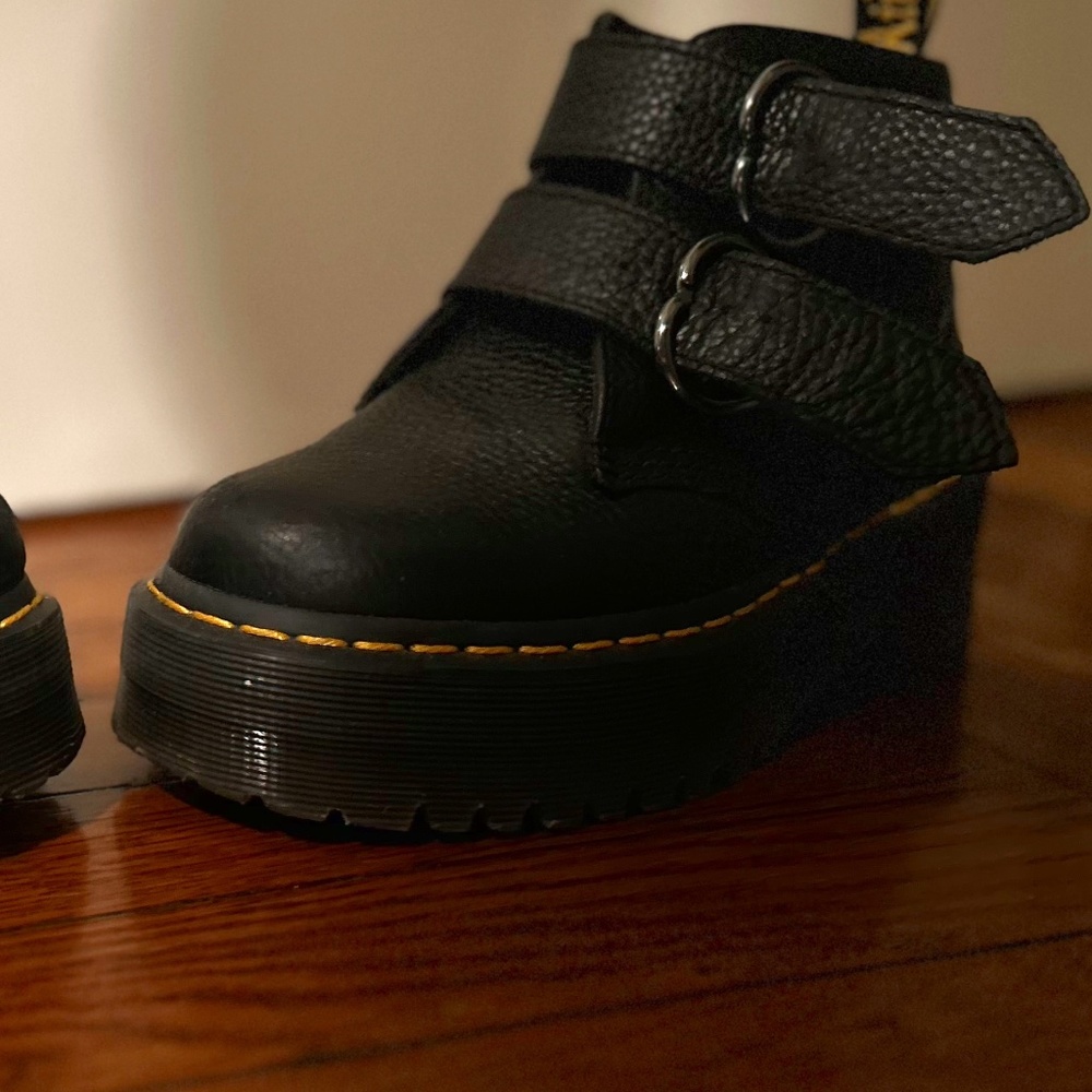 Dr. Martens DEVON HEART LEATHER PLATFORM BOOTS